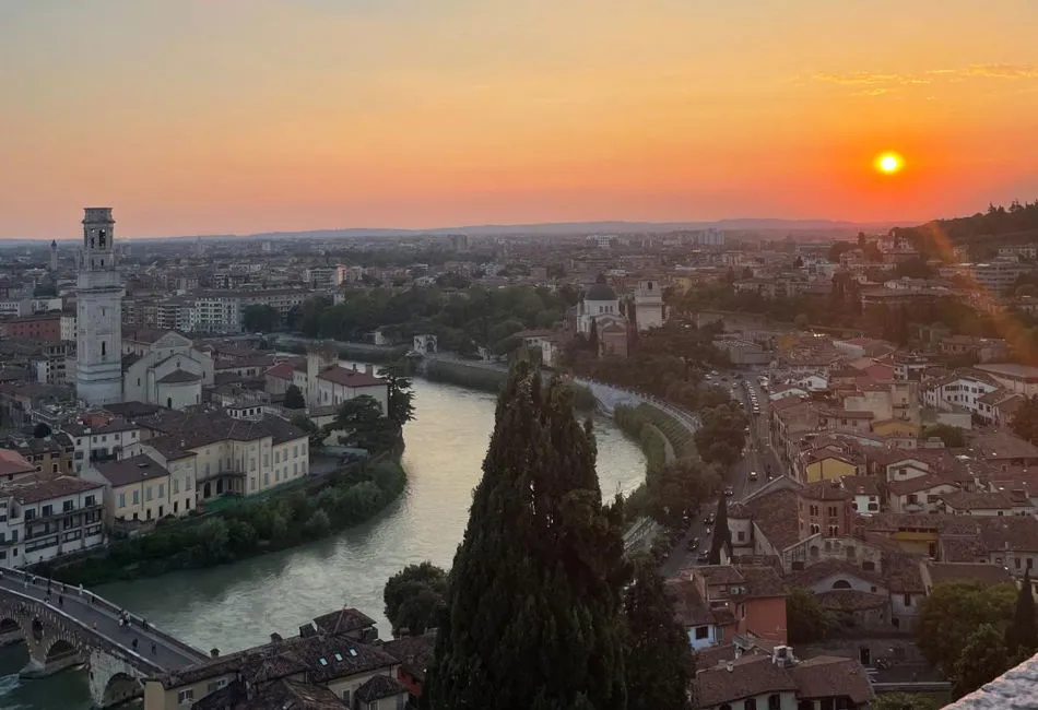 Ponte Pietra e Castel San Pietro: Verona dall'alto